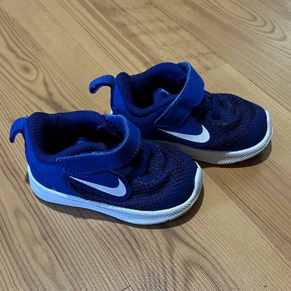 Nike boys downshifted baby shoe size 3c - Picture 1 of 7